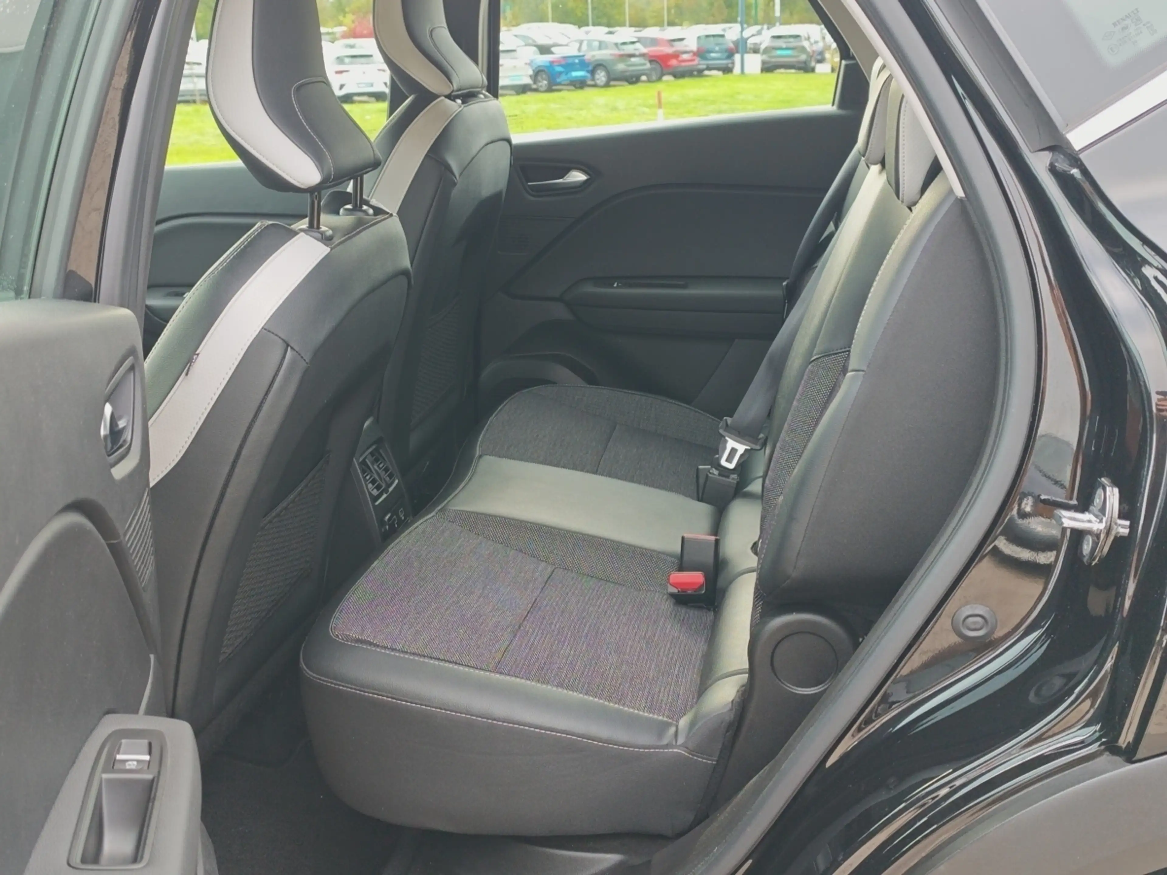 Renault Captur INTENS TCe 90 — photo 11