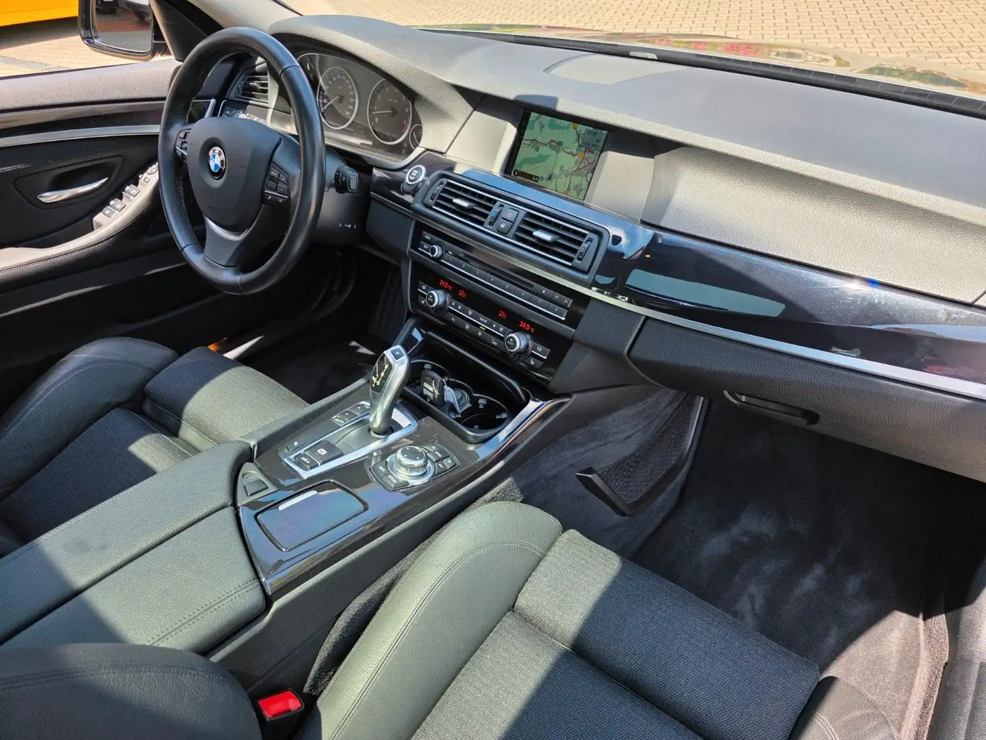 BMW 528 i Lim. Automatik/Xenon/Navi/GSD Grau - 2