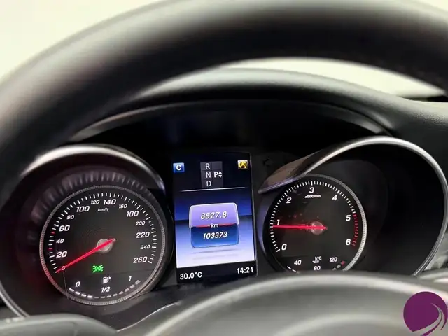 Mercedes-Benz C-Class view 11