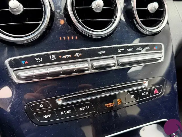 Mercedes-Benz C-Class view 13