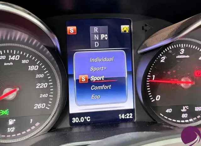 Mercedes-Benz C-Class view 18