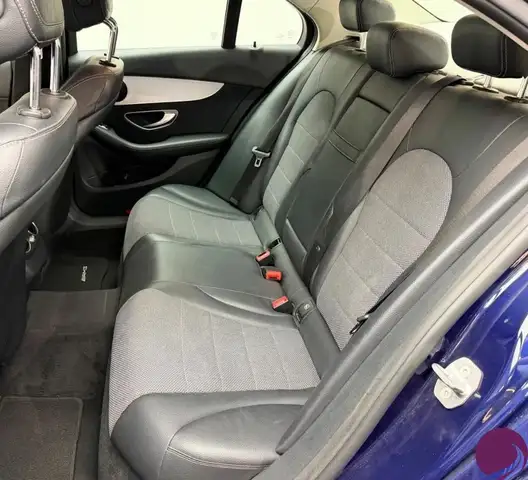 Mercedes-Benz C-Class view 9