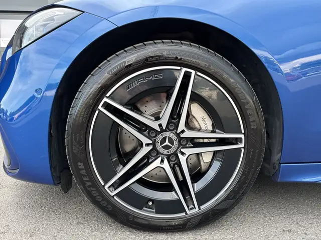 Mercedes-Benz C-Class view 13