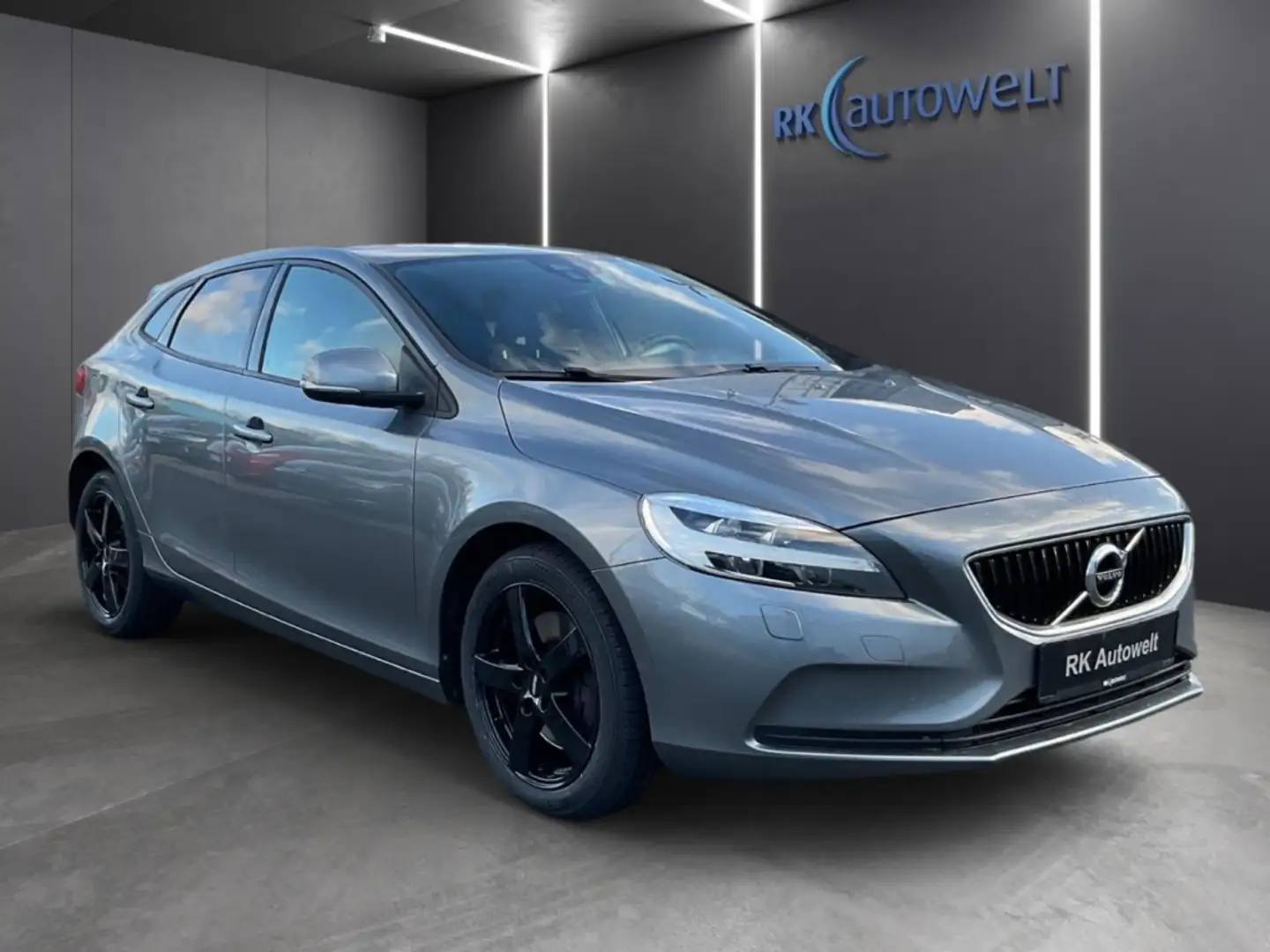 Volvo V40 Momentum Navi Park Distance Control Grey - 2