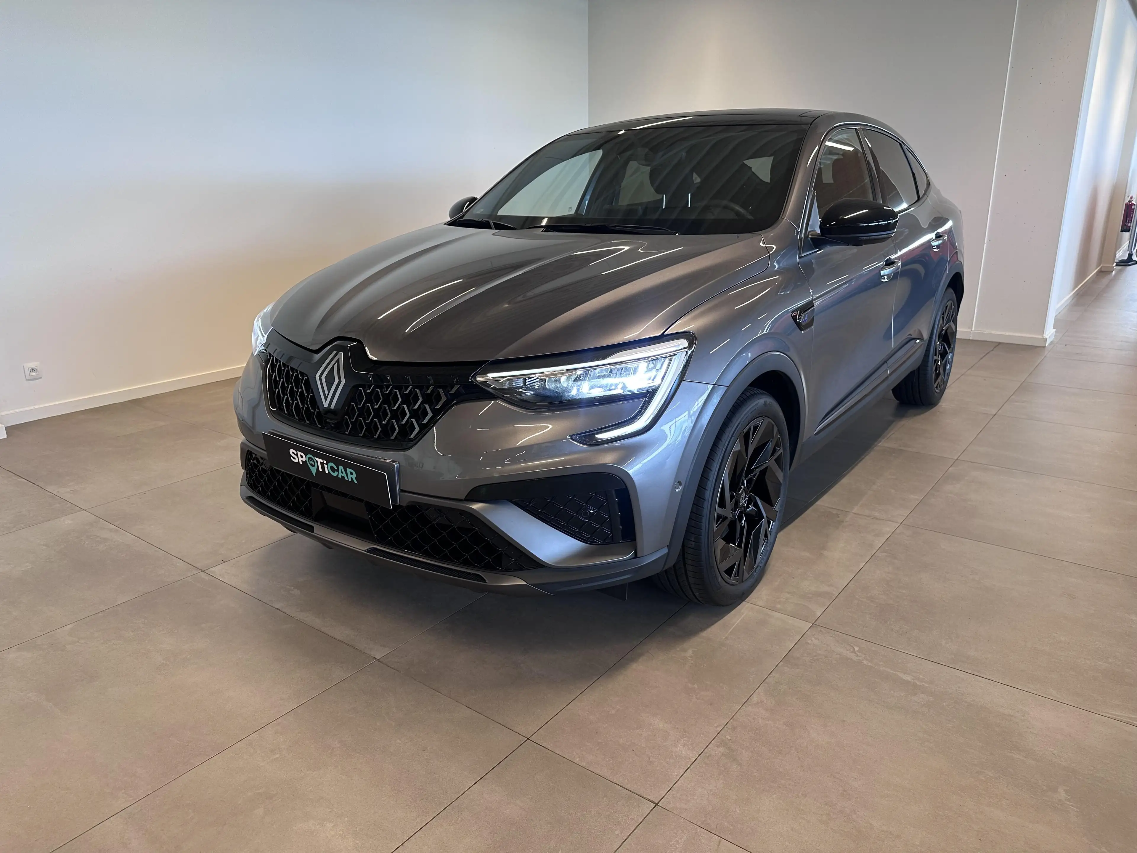 Renault Arkana 1.6 E-TECH ESPRIT ALPINE — photo 8