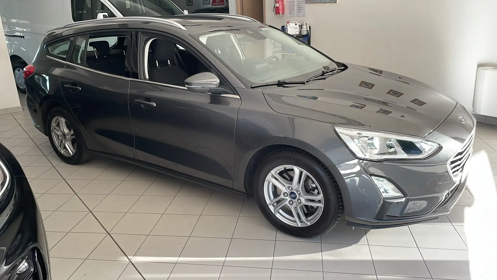 Ford Focus SW 1.5 ecoblue Business s&s 120cv Gris - 2
