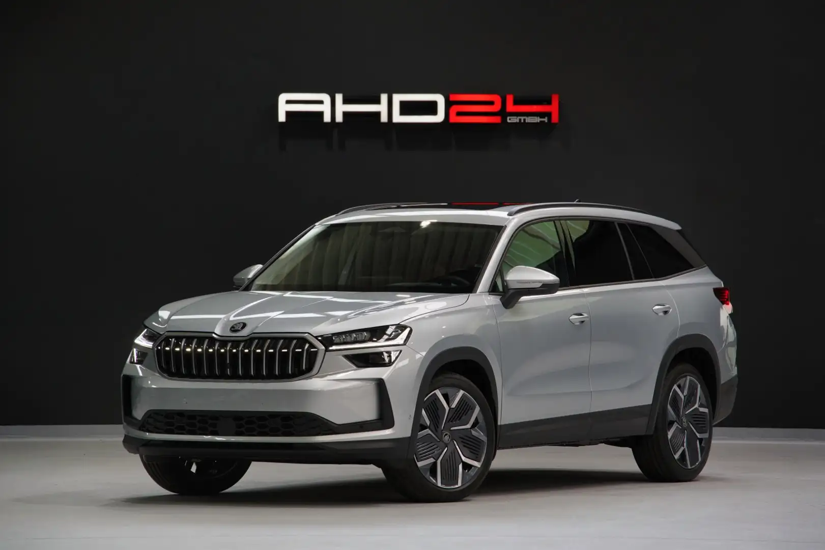 Skoda Kodiaq KODIAQ 1.5 TSI * PANO * 7 SEATS * MY2025 * AHK Zilver - 1