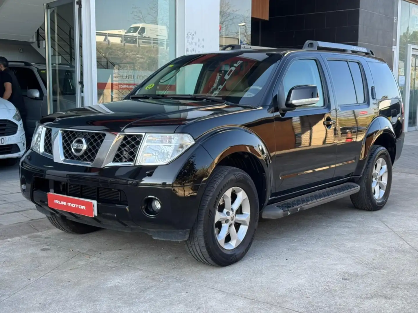 Nissan Pathfinder 2.5dCi LE Aut. DPF Negro - 2