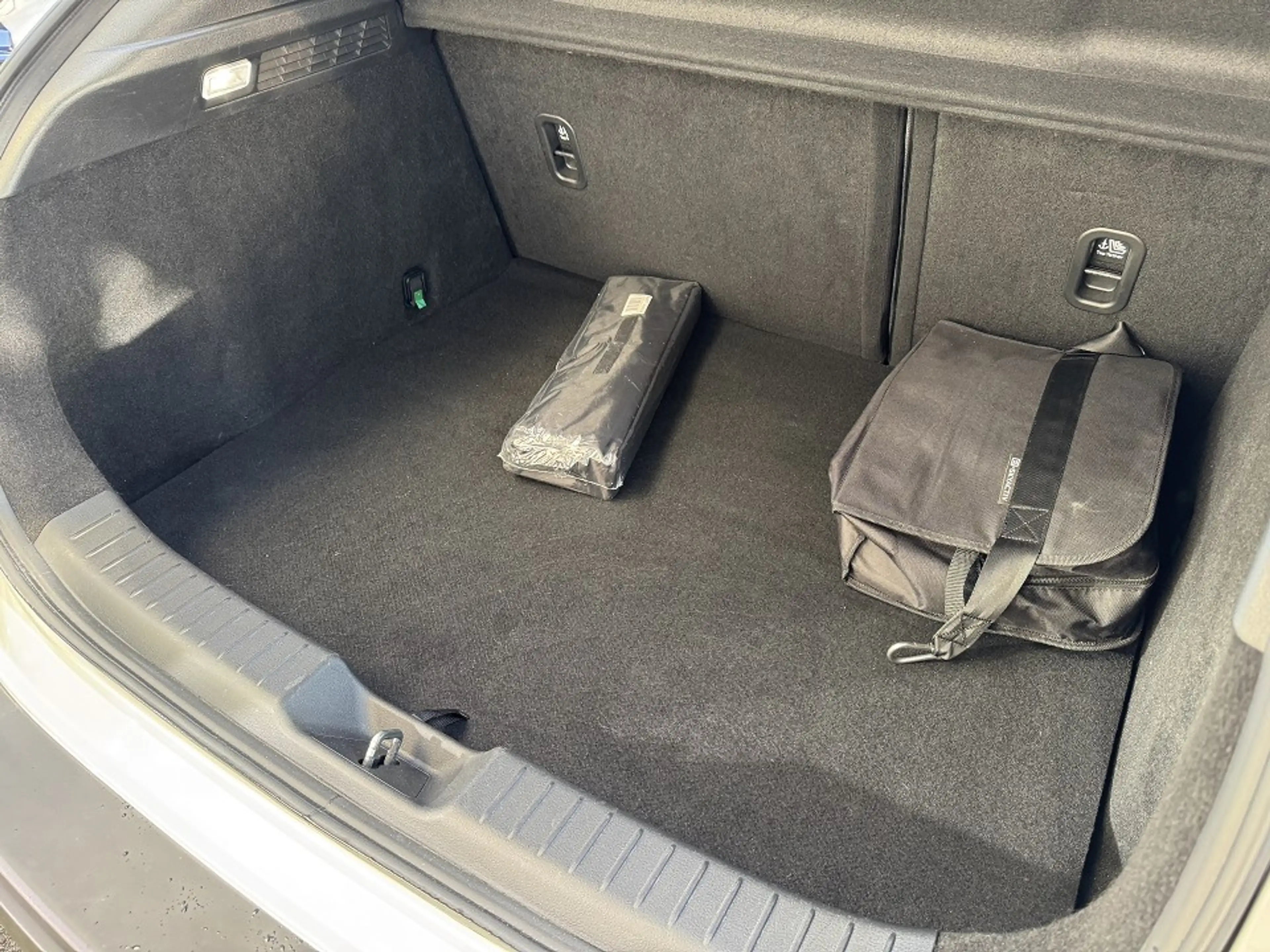 Mazda MX-30 35,5 kWh e-SKYACTIV 145 PS — photo 3