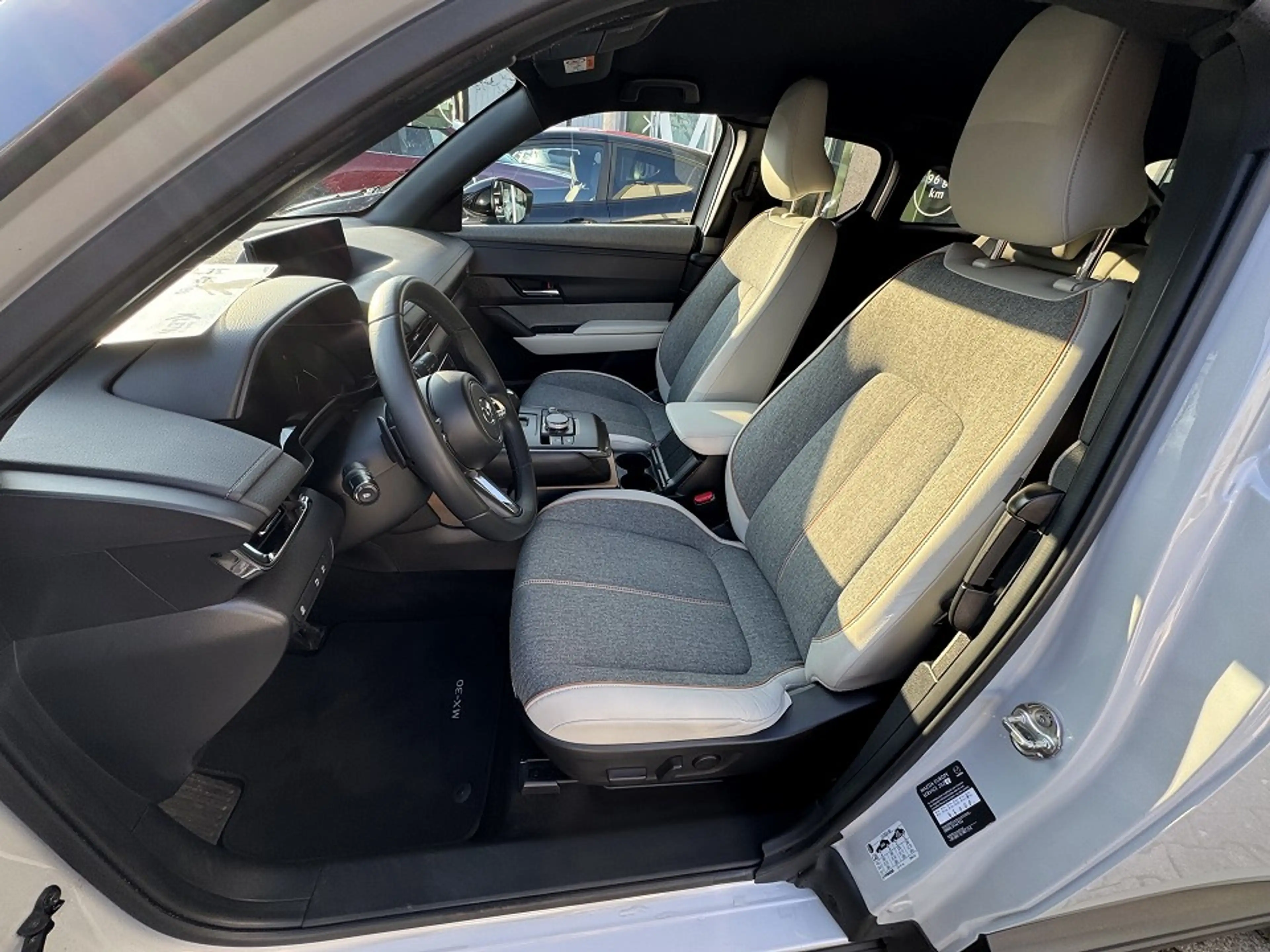 Mazda MX-30 35,5 kWh e-SKYACTIV 145 PS — photo 6