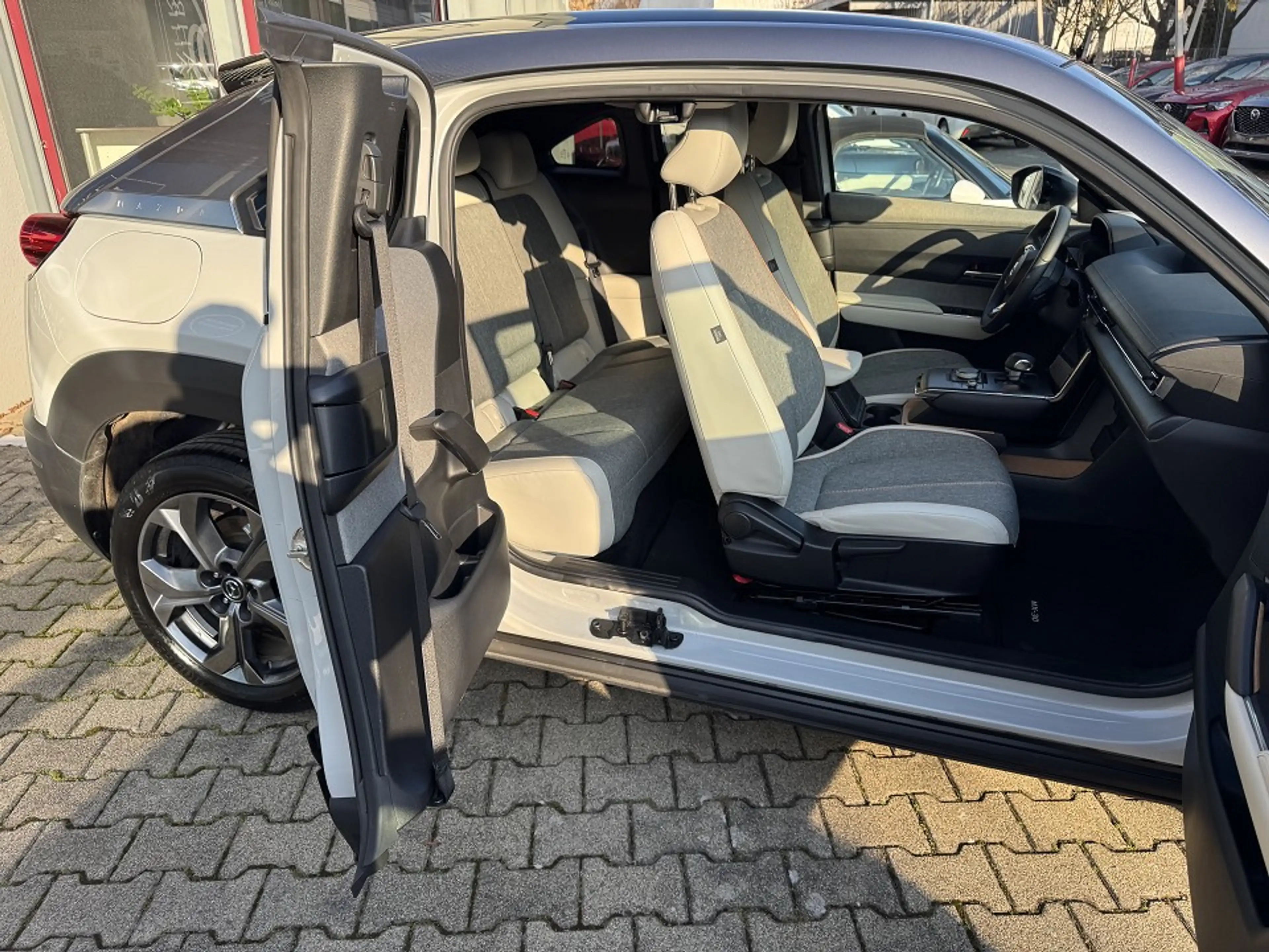 Mazda MX-30 35,5 kWh e-SKYACTIV 145 PS — photo 9