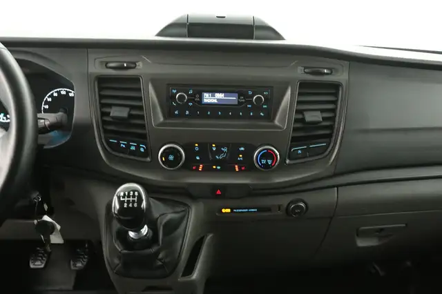 Ford Transit Custom view 11