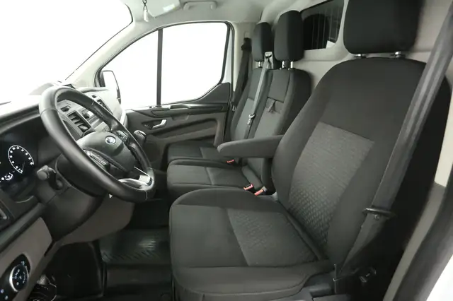 Ford Transit Custom view 9
