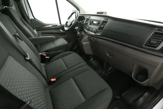 Ford Transit Custom view 22