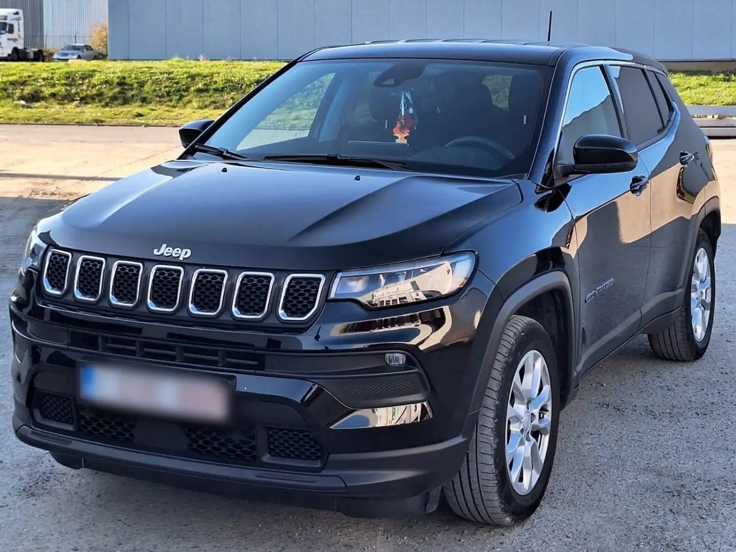 Jeep Compass 1.3 Turbo 4x2 Longitude Zwart - 1