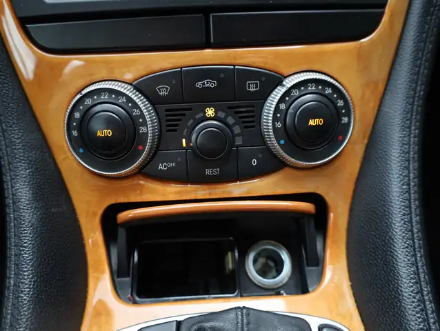 Mercedes-Benz SL view 22