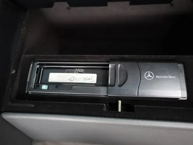 Mercedes-Benz SL view 30