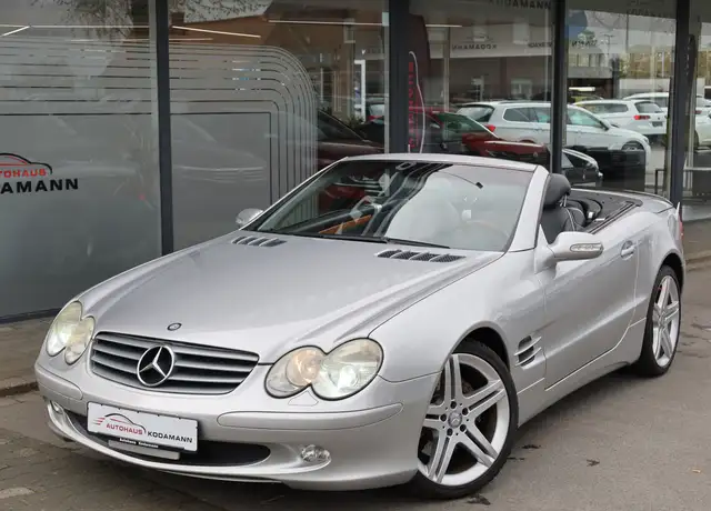 Mercedes-Benz SL view 2