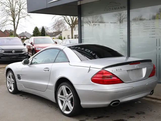 Mercedes-Benz SL view 9