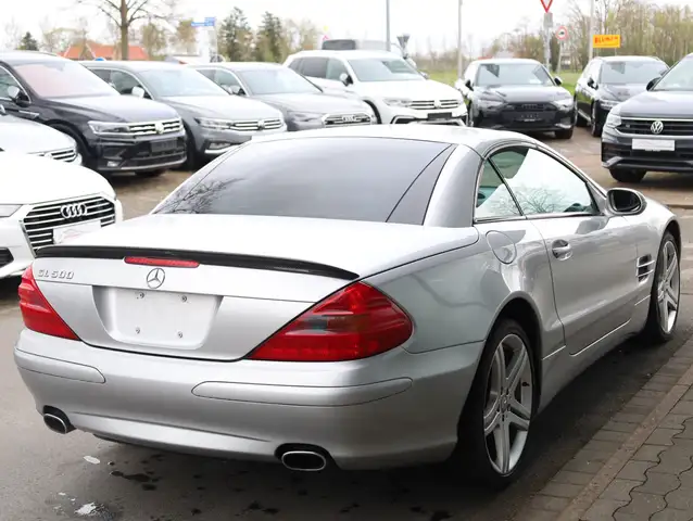 Mercedes-Benz SL view 12