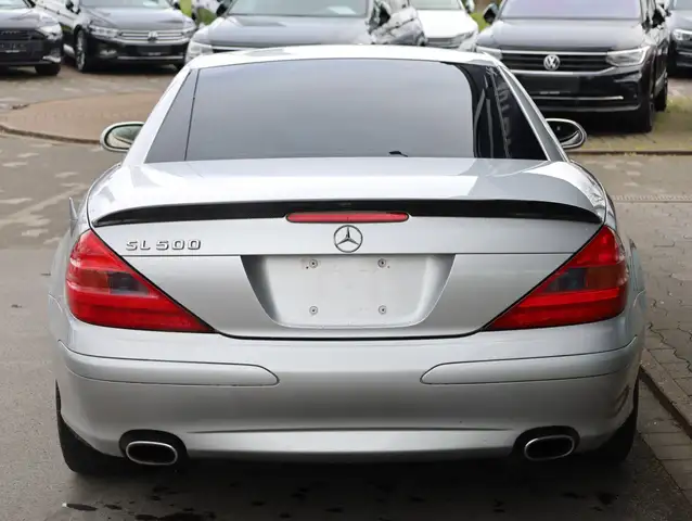 Mercedes-Benz SL view 11