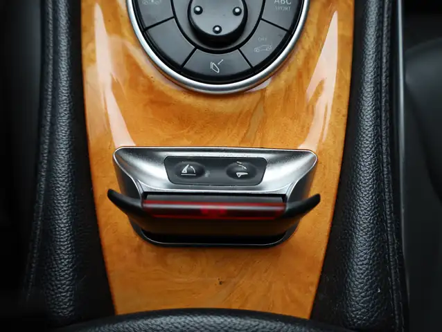 Mercedes-Benz SL view 20