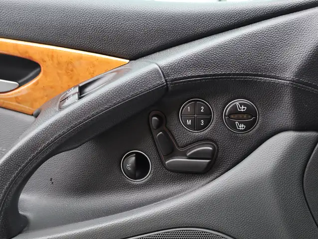 Mercedes-Benz SL view 26