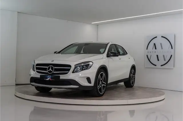Mercedes-Benz GLA 200 Prestige 157PK | 19'' AMG Velgen | PDC | Bluetooth