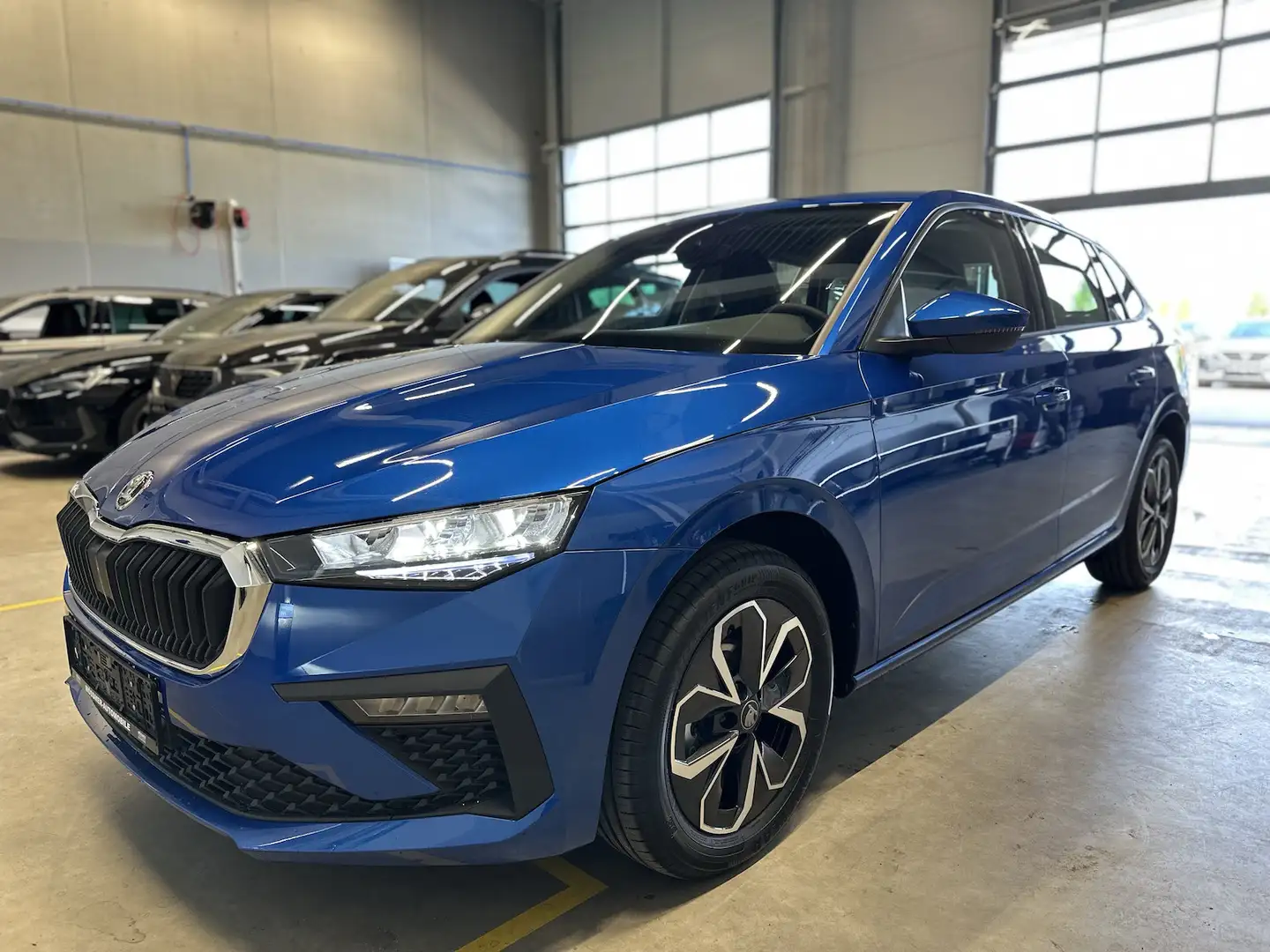 Skoda Scala 1,0TSI 130 Jahre AHK 5 Jahre Garantie Blau - 1