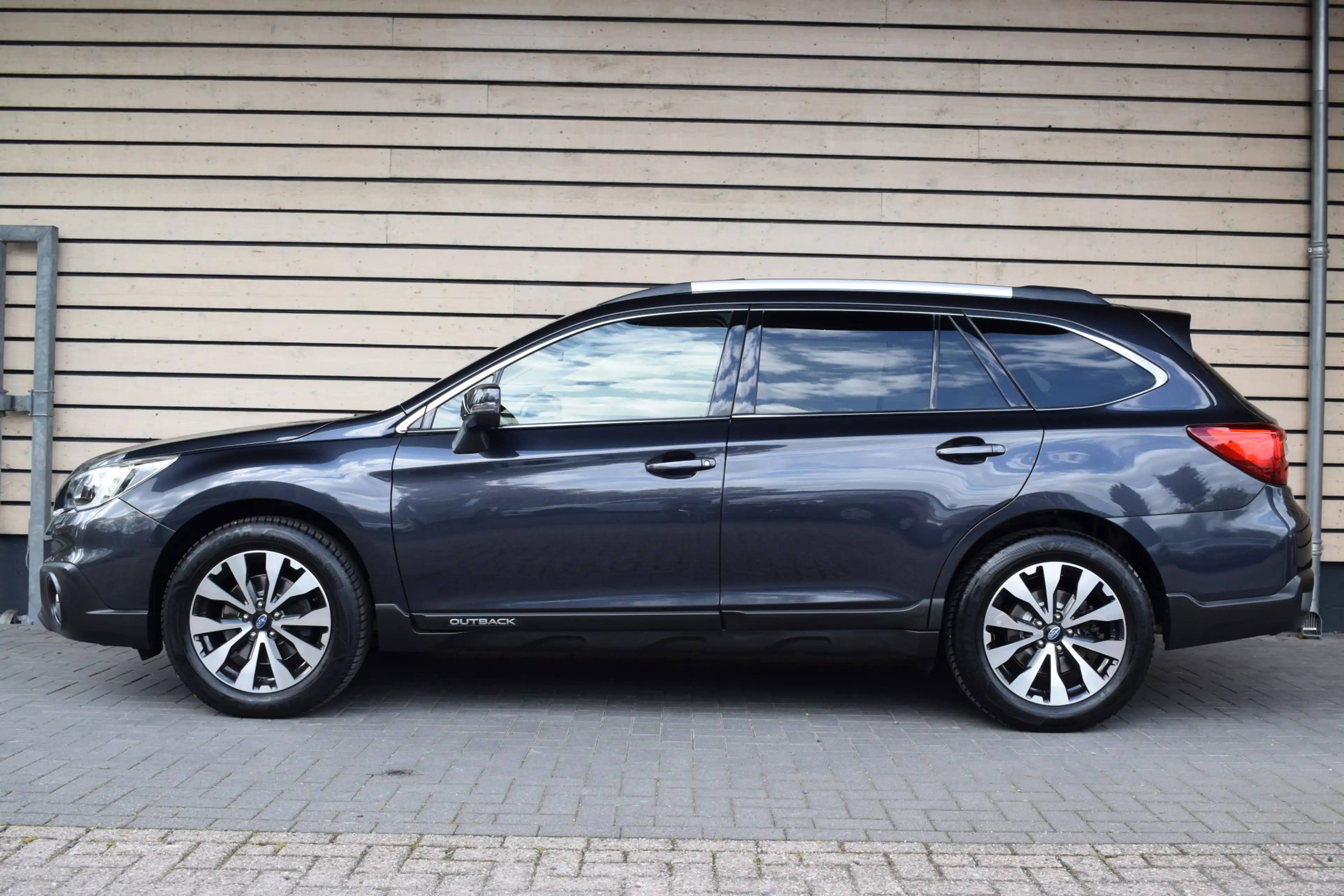 Subaru OUTBACK 2.5i Premium - Dealeronderhouden - Trekhaak — photo 4