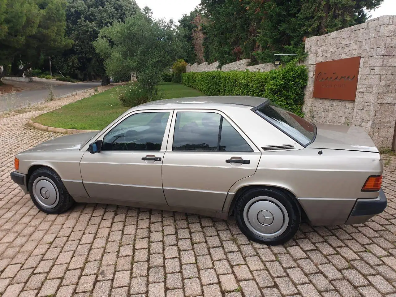 Mercedes-Benz 190 E 1.8, foto 10
