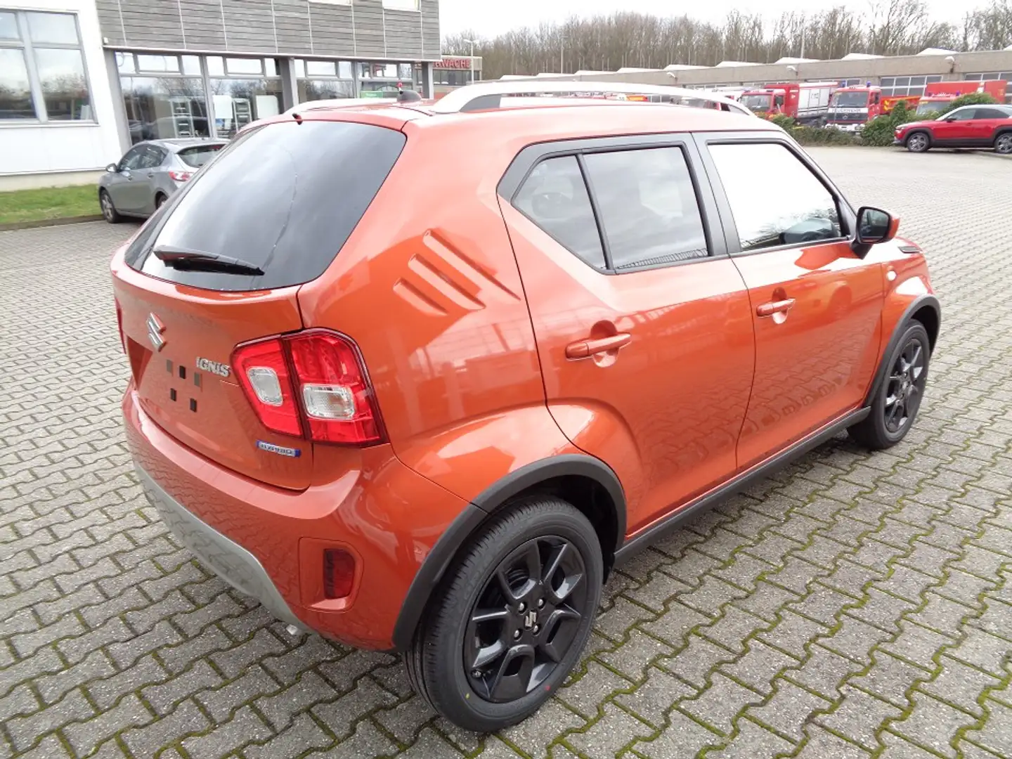 Suzuki Ignis Comfort CVT Hybrid Orange - 2