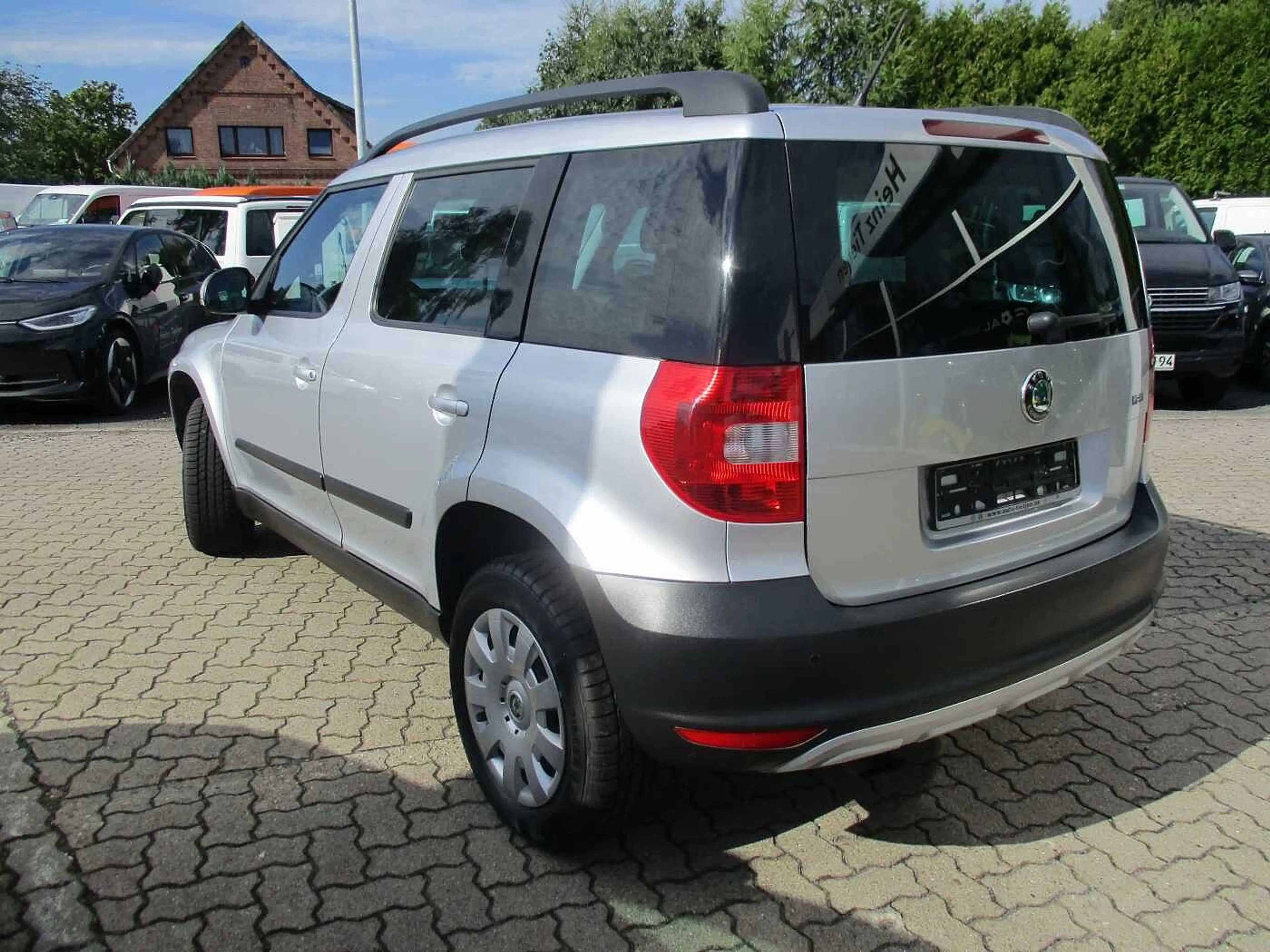 Skoda Yeti 1.2 TSI Active PLUS EDITION — photo 2
