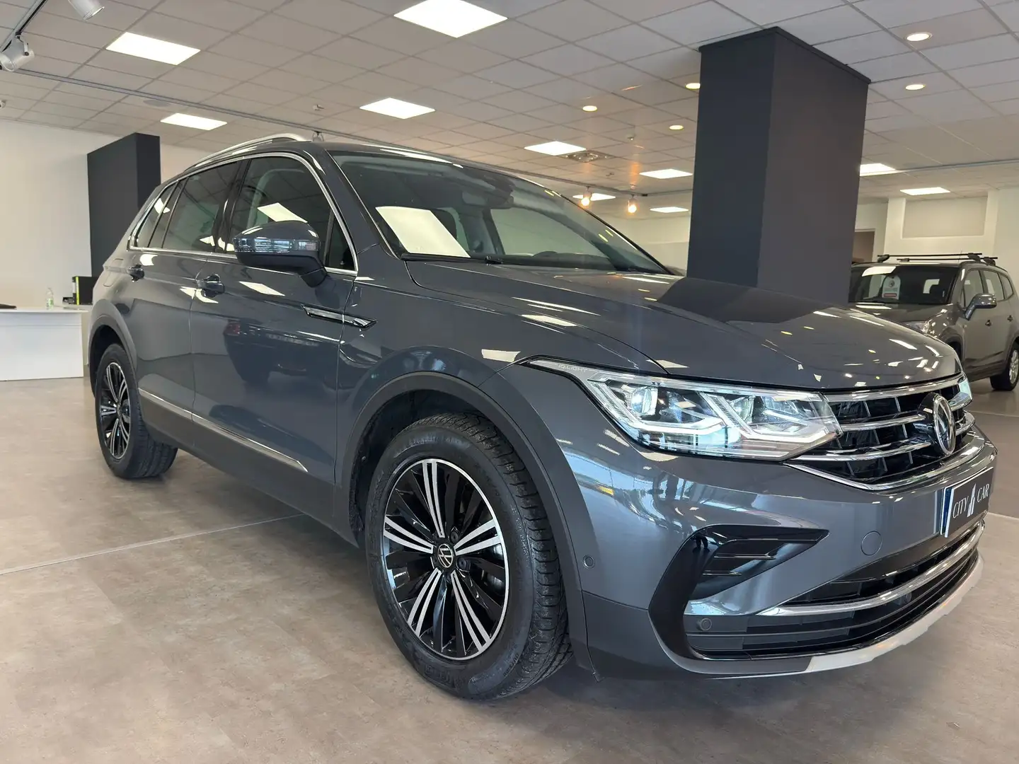 Volkswagen Tiguan Tiguan  2021 2.0 tdi Elegance 150cv dsg Grigio - 1
