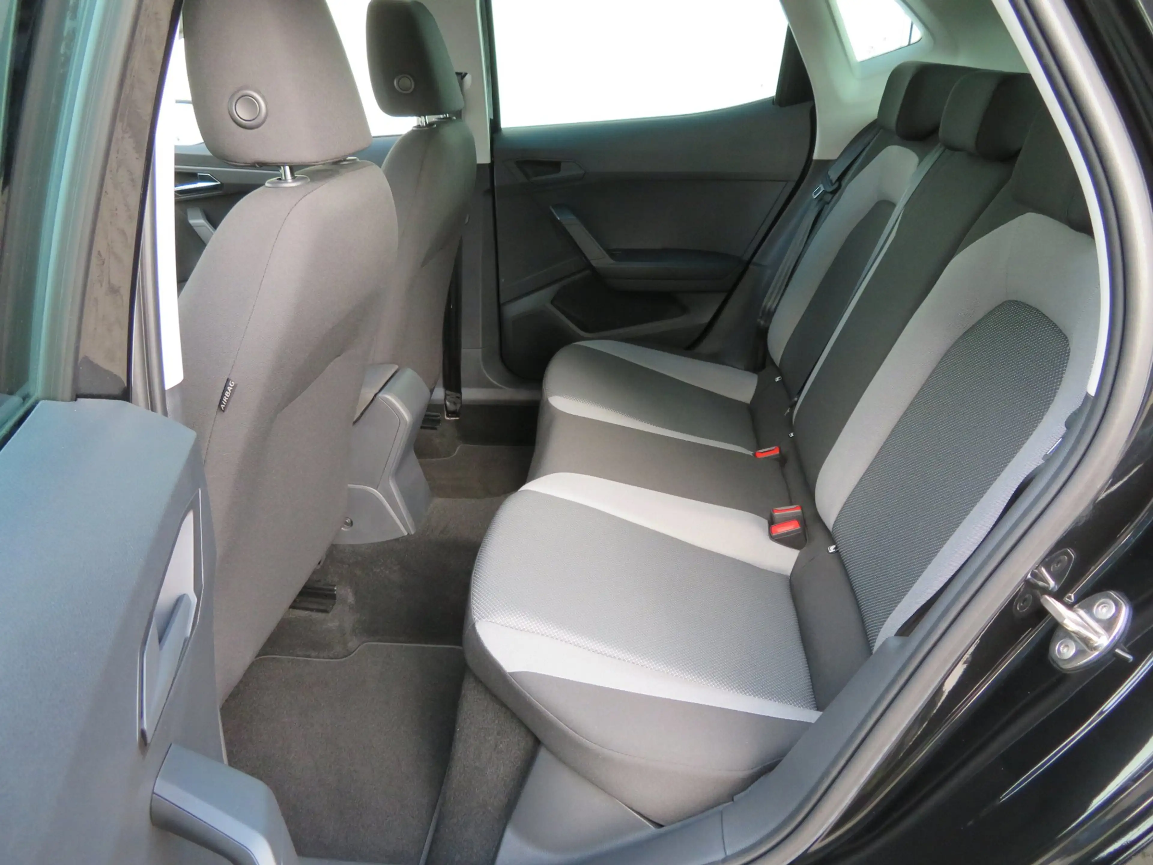 SEAT Ibiza 1.0 TSI 95pk Style Business Intense PDC-CRUISE-CAM — photo 9