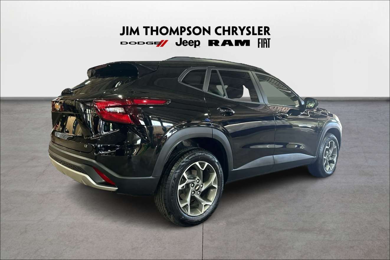 2026 Chevrolet Trax LT  | FWD Alloys Back Up Cam Heated Seats — снимка 5