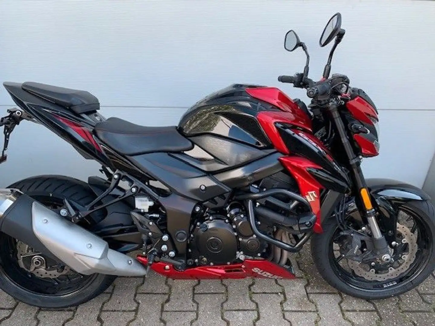 Suzuki GSX-S 750 Rojo - 1