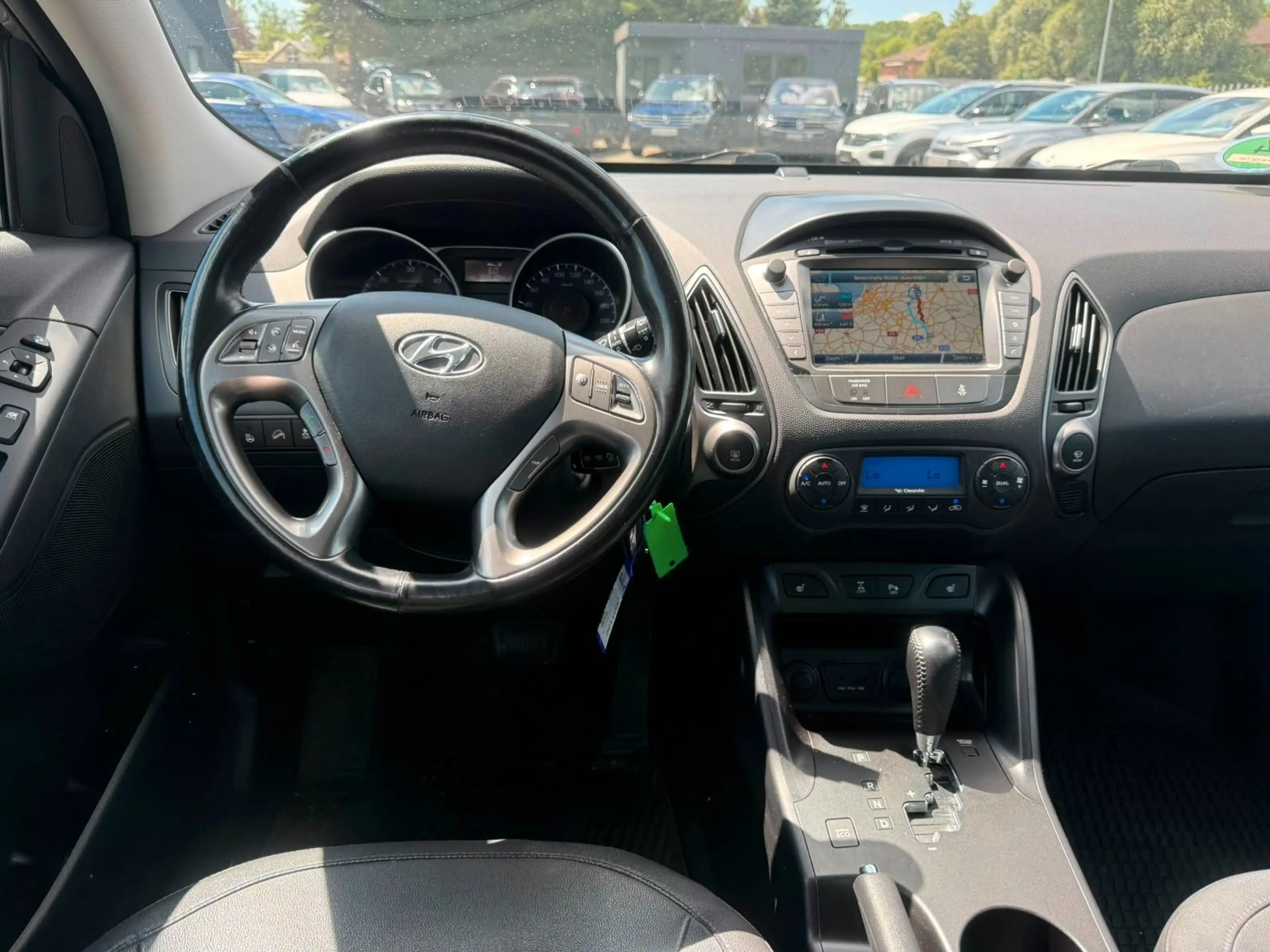 Hyundai iX35 Style/GO AWD AUTOMATIK*XENON*NAV*SHZ*CAM — photo 12
