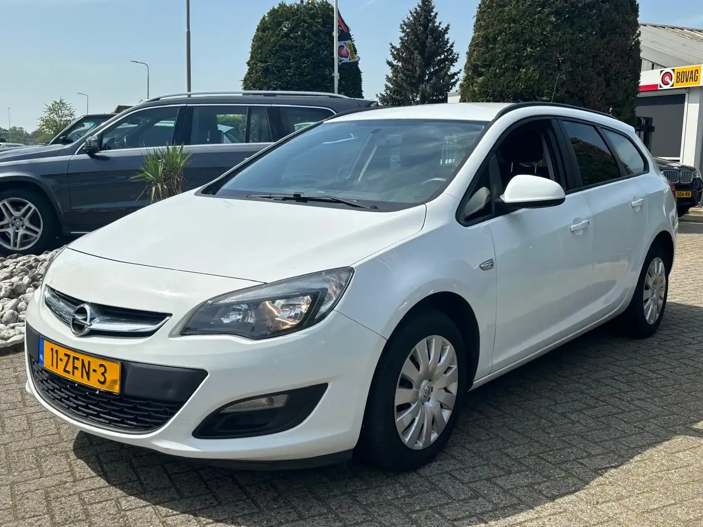 Opel Astra Sports Tourer 1.4 Edition 2012 Wit Facelift Bianco - 1