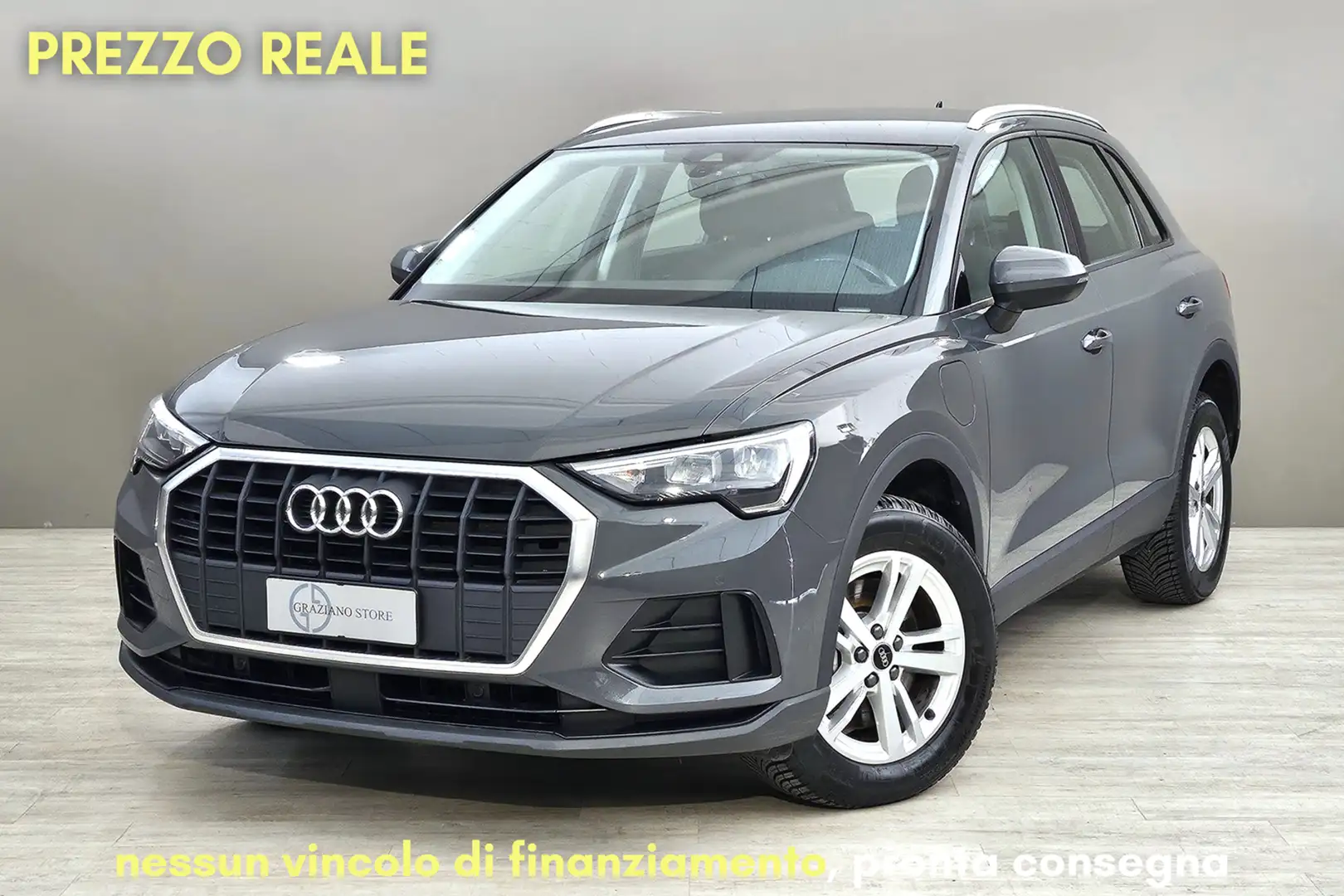 Audi Q3 45 TFSI PHEV e S tronic Business Grijs - 1