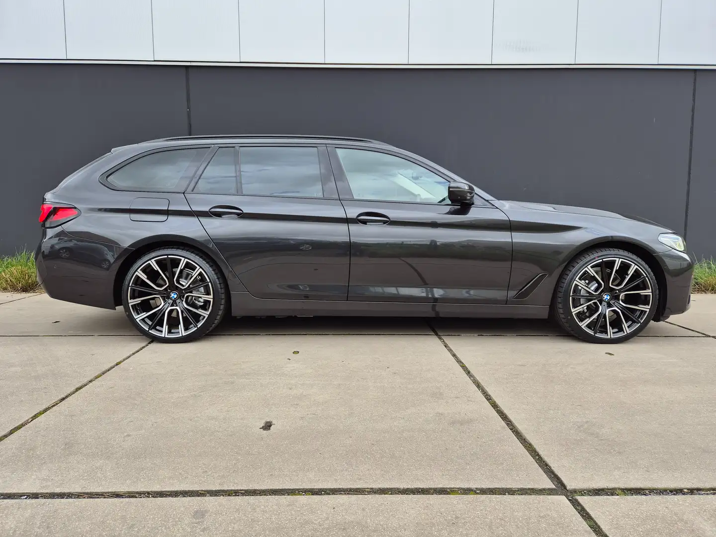 BMW 530 eAS PHEV*LASER*HUD*KEYLESS*HIFI*LEDER*CAMERA* Grijs - 2