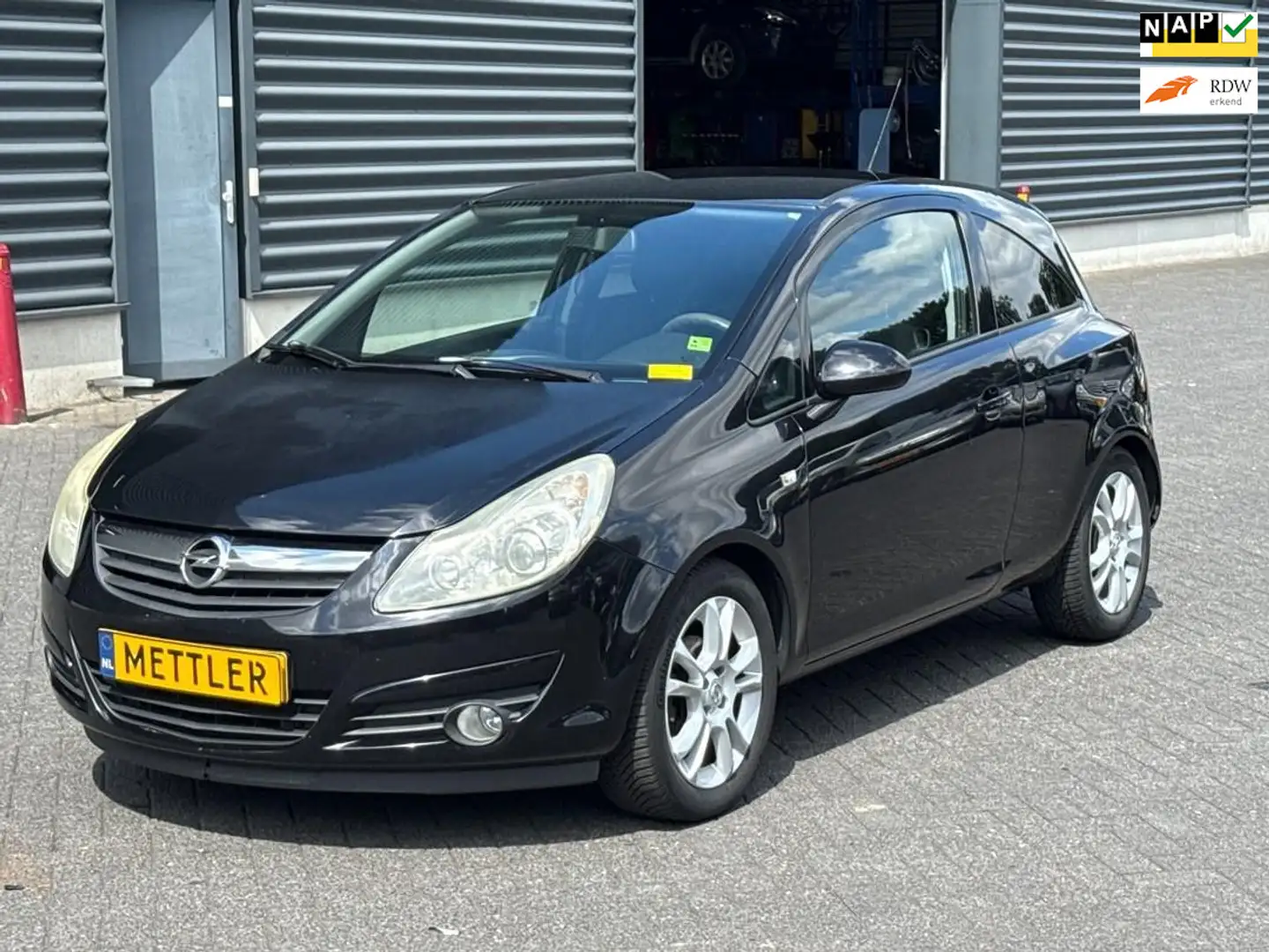 Opel Corsa 1.4-16V Sport , Navi Zwart - 1