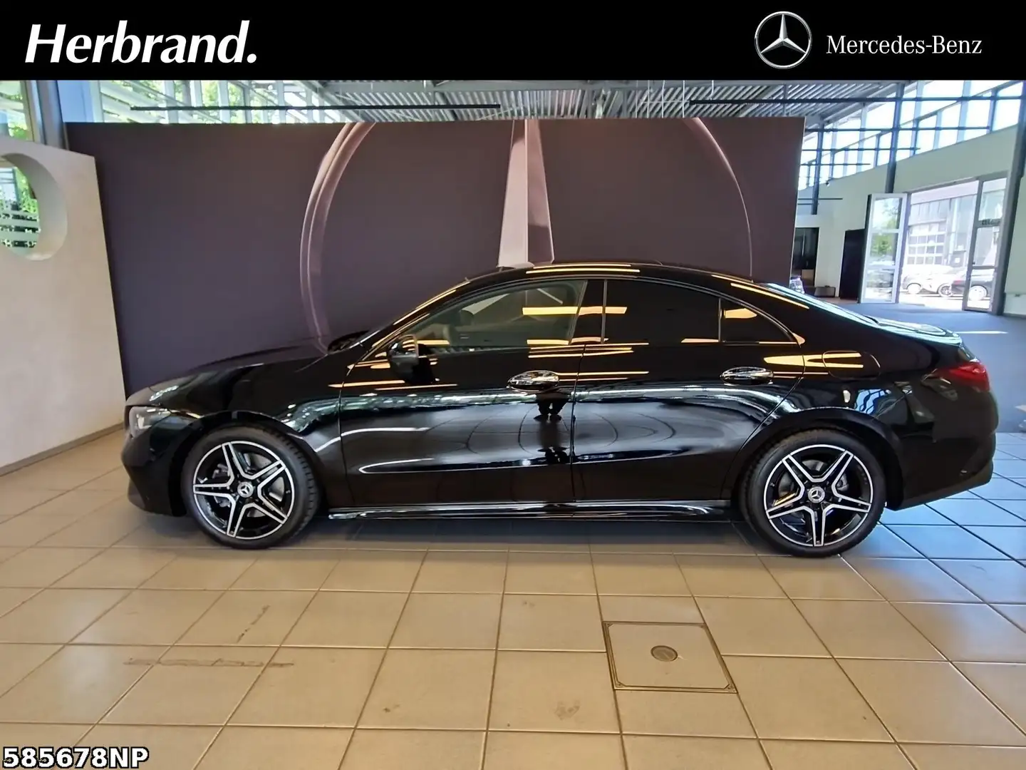 Mercedes-Benz CLA 220 d AMG Advanced-Plus Pano 360° Totwinkel Černá - 2