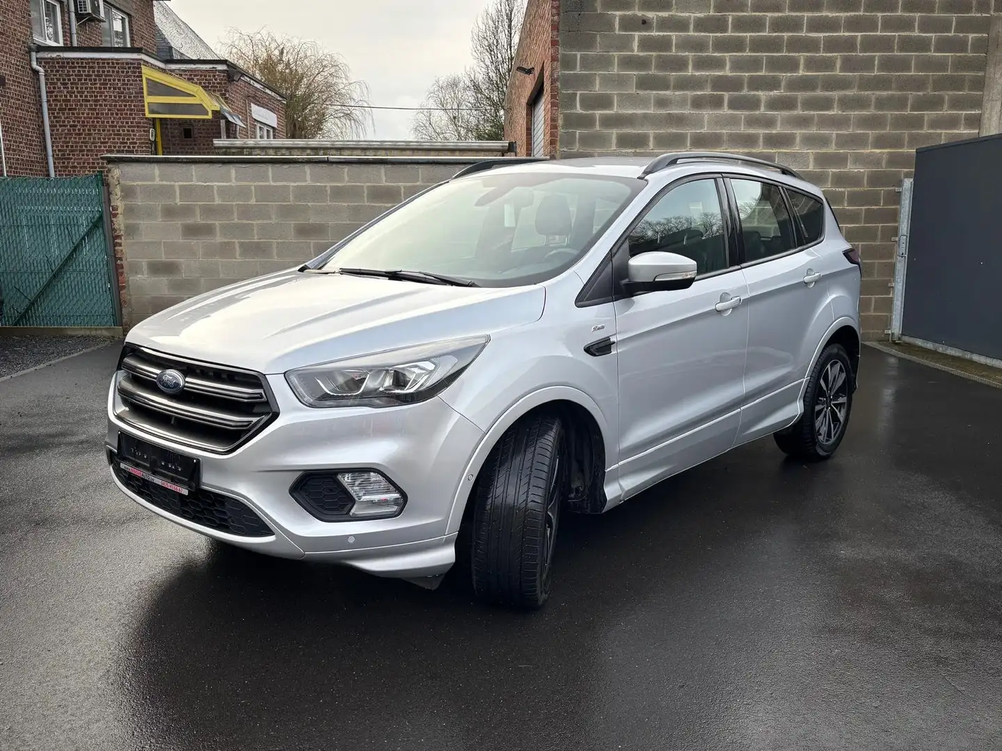 Ford Kuga 1.5d TDCi ST LINE*NAV PARKASSIST HALF LEDER CRUISE Gris - 2