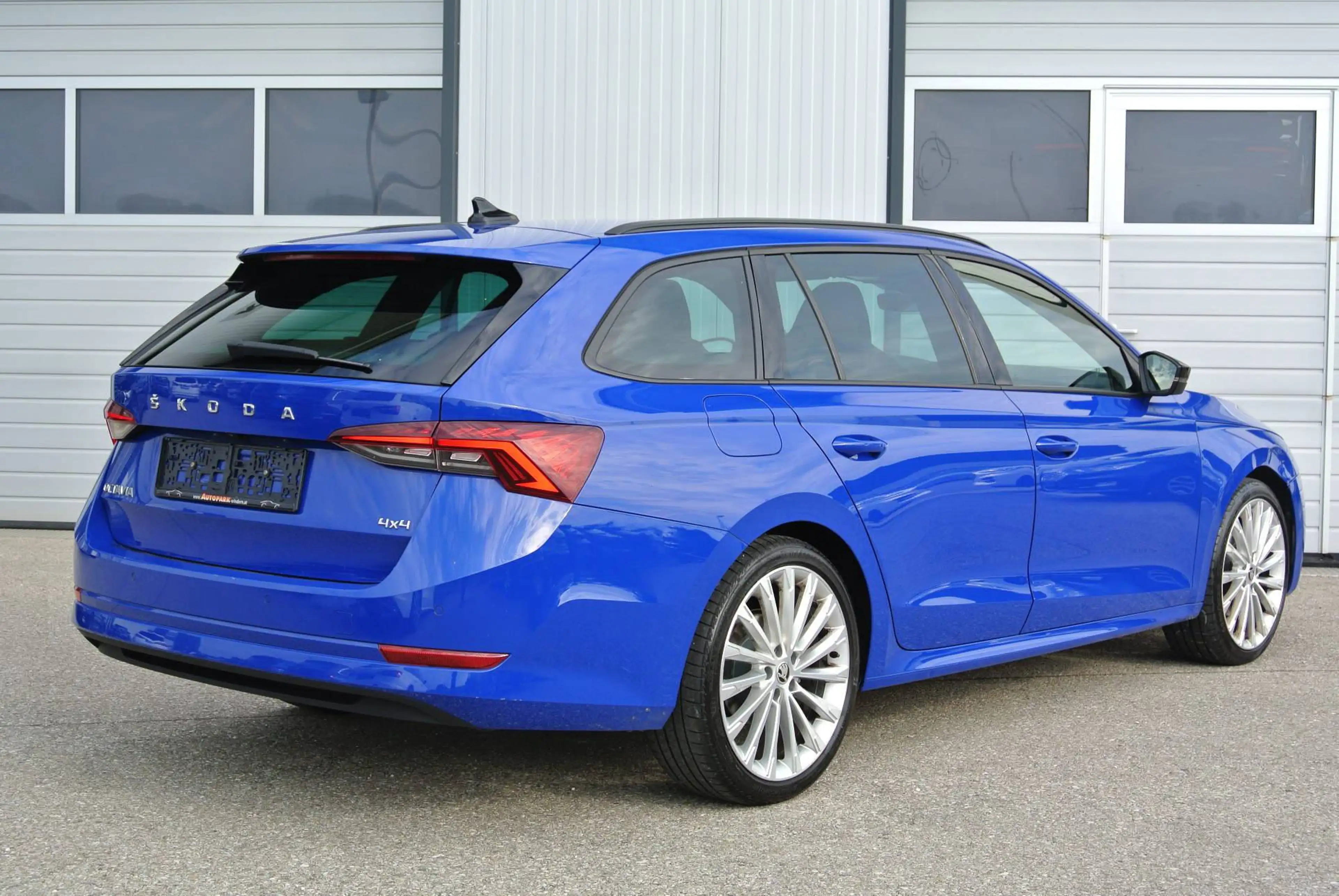 Skoda Octavia Kombi 2.0 TDI 4x4 DSG ** Style **  virtual Cockpit * Kamera * Sportpaket * LED * Head-up — photo 4