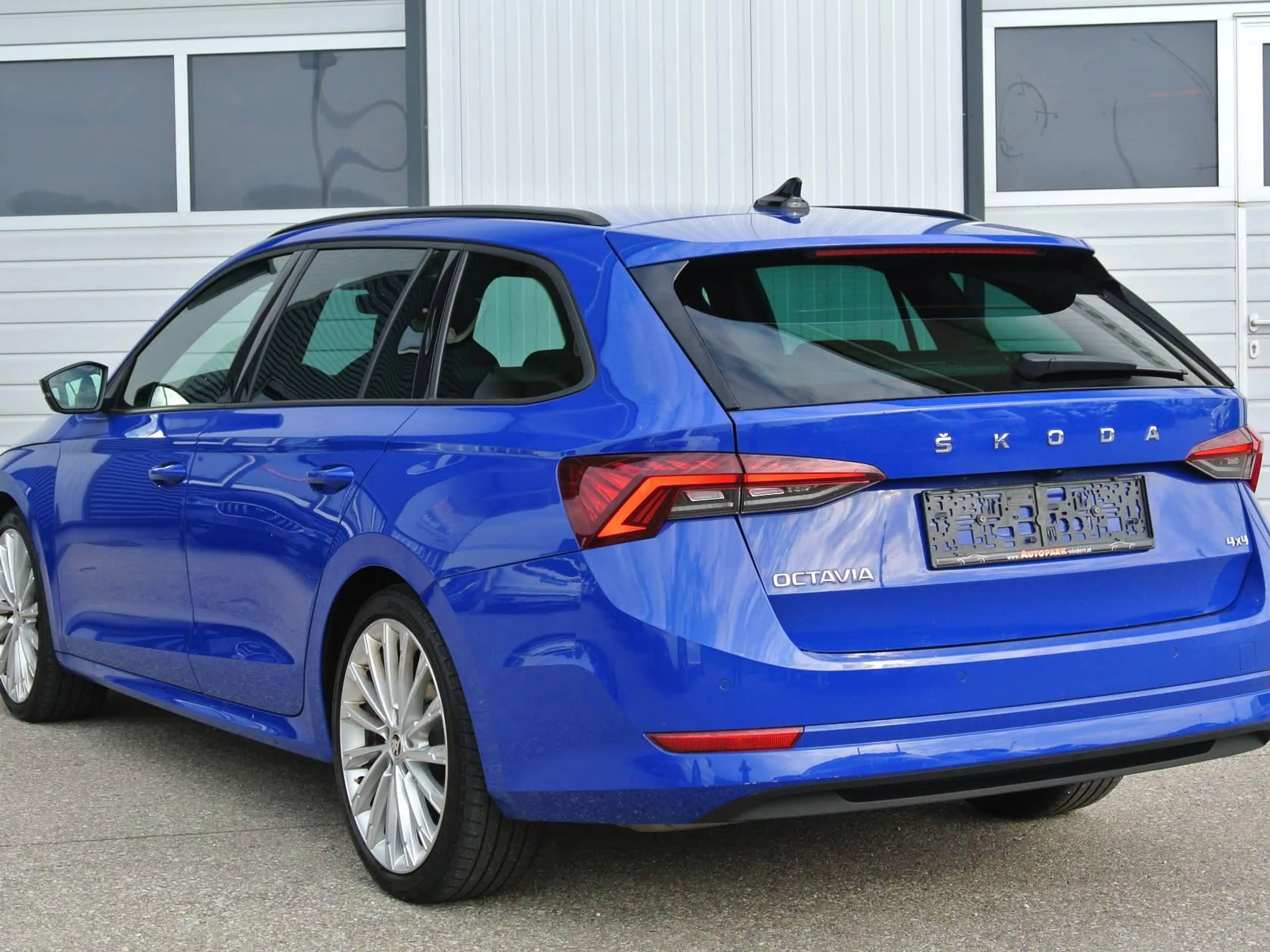 Skoda Octavia Kombi 2.0 TDI 4x4 DSG ** Style **  virtual Cockpit * Kamera * Sportpaket * LED * Head-up — photo 2