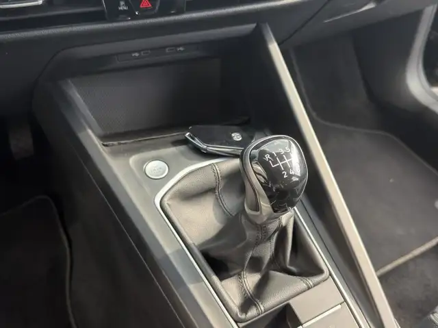 Volkswagen Golf view 10