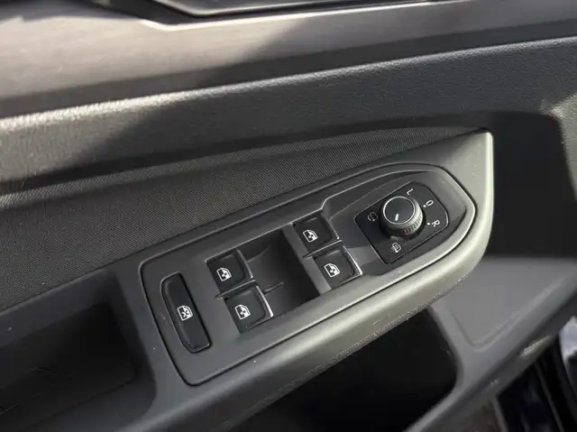 Volkswagen Golf view 12