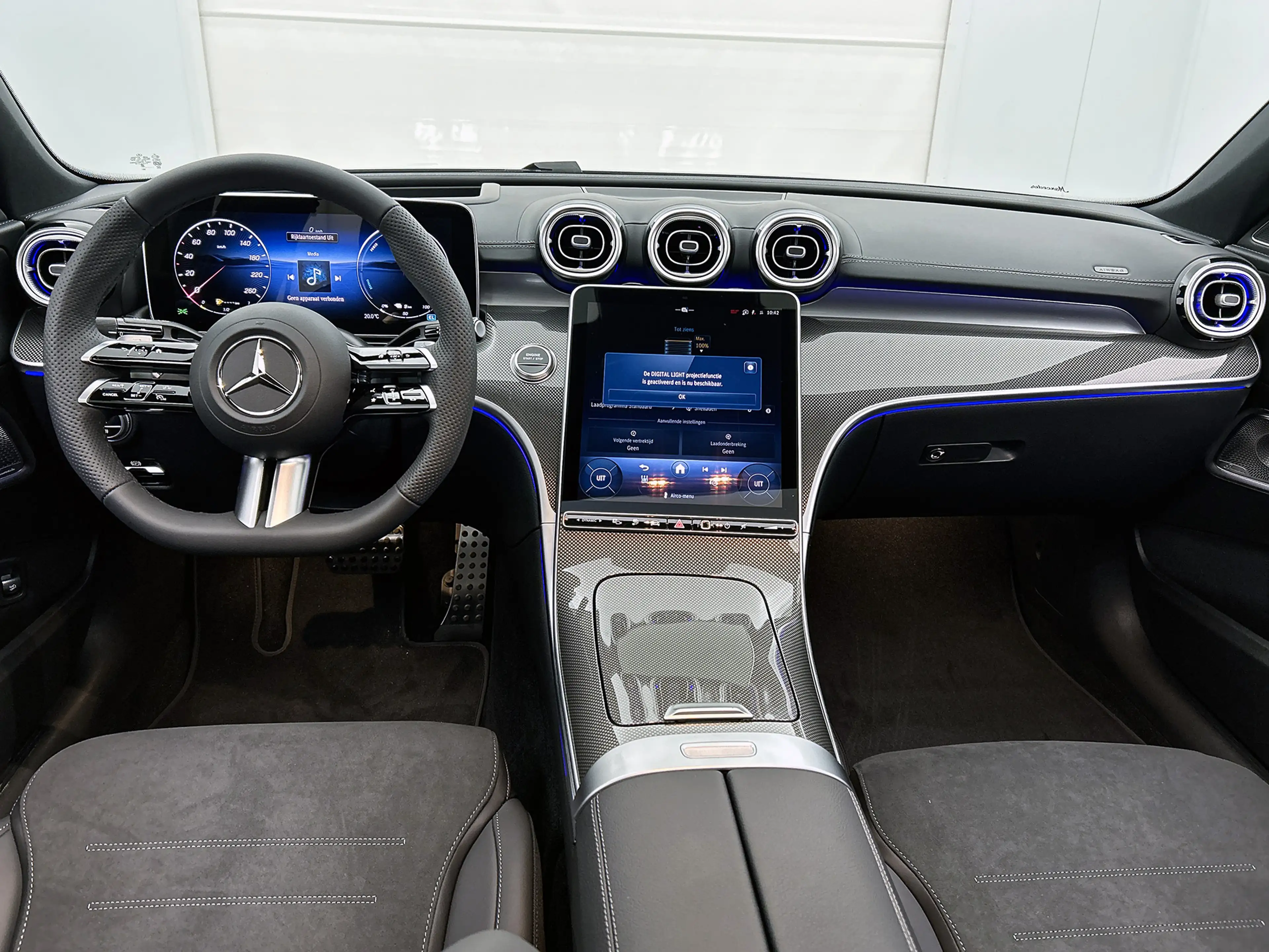 Mercedes-Benz C 300 e 140 Years Edition | Premium Plus | Nightpakket | — photo 4