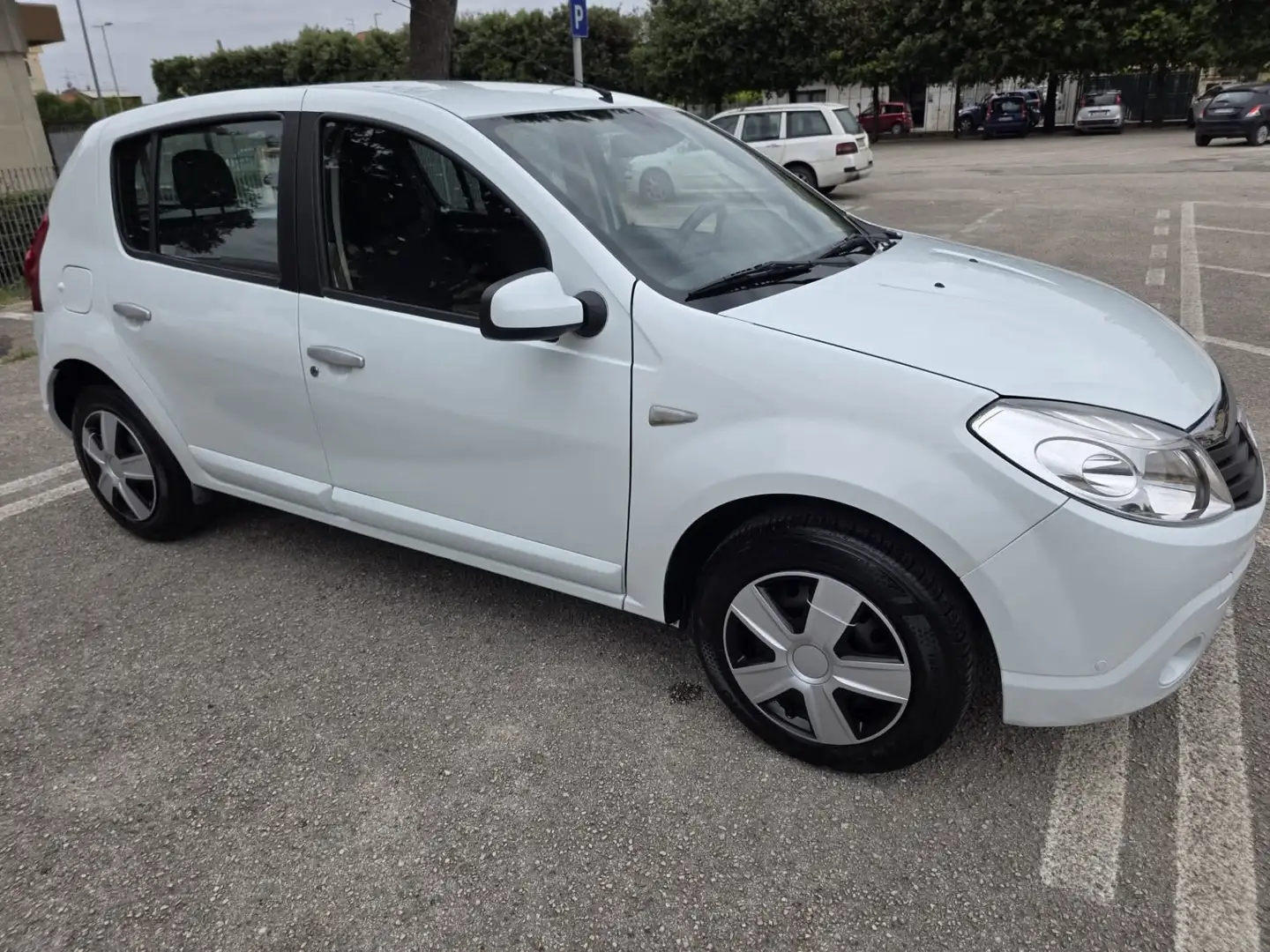 Dacia Sandero 1.4 8v Laureate Gpl - 2